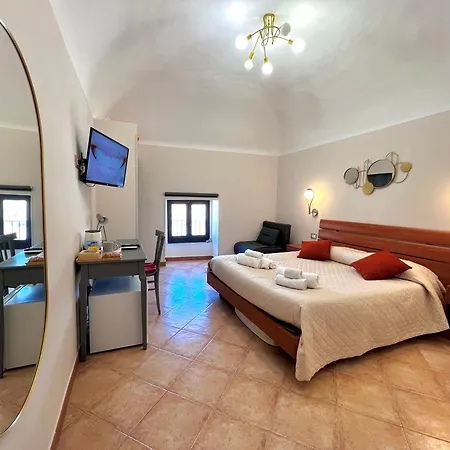 Dama Rooms-3